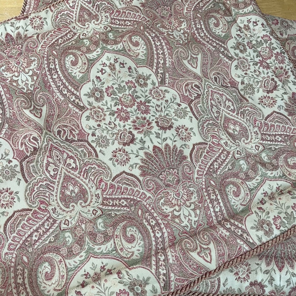 Vtg Croscill Home Red Gold Paisley Standard Pillow Shams Set of 2 Victorian Trim